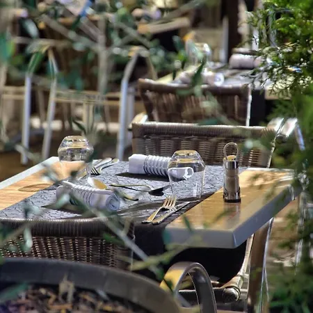 - Restaurant Le Bon Duc Hotel Les Billaux