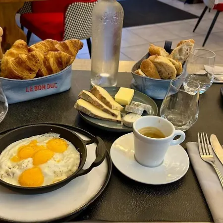 - Restaurant Le Bon Duc Hotel Les Billaux