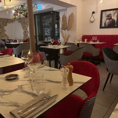 - Restaurant Le Bon Duc Hotel